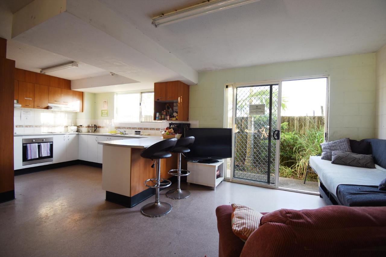 Caloundra Backpackers Hostel ภายนอก รูปภาพ