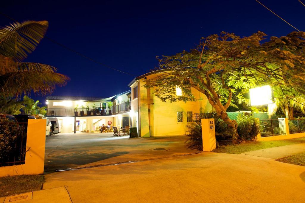 Caloundra Backpackers Hostel ภายนอก รูปภาพ